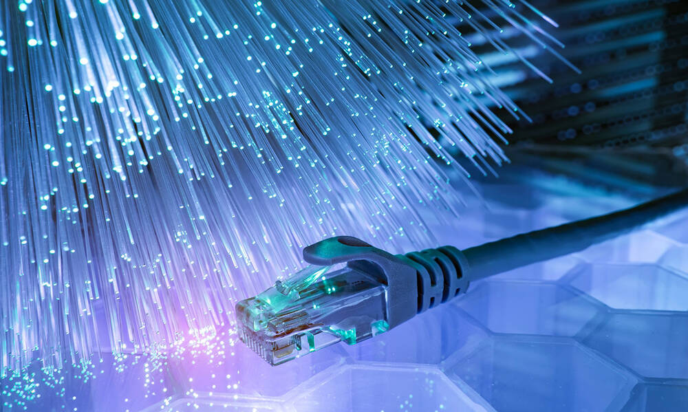 Что такое оптоволоконный интернет, как работает и чем лучше других ...